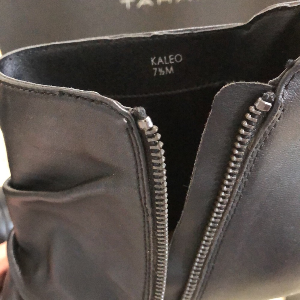 TAHARI black ankle boots, pointy toe. Size 7.5M. Box included - Picture 9 of 12